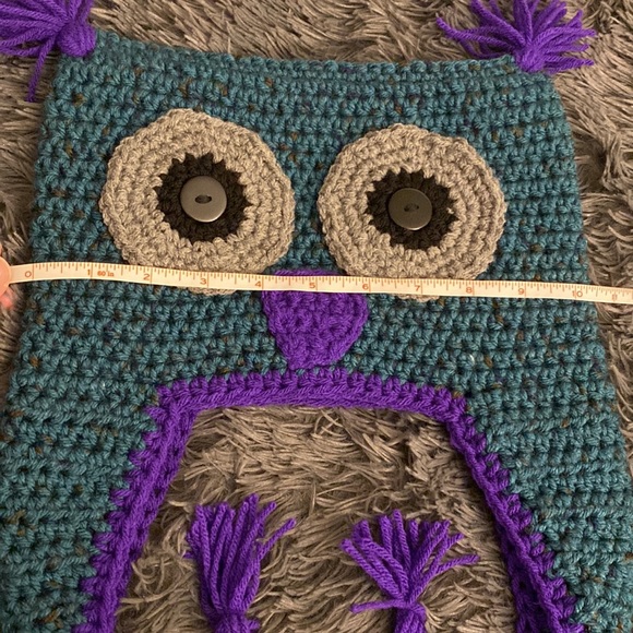 Owl Hat -crocheted - Picture 5 of 8